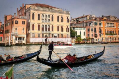 Venice: Doge's Palace Guided Tour with Optional Gondola Ride - Skip-the-Line Doge’s Palace: what priority really buys you