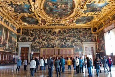 Venice: Doge's Palace Guided Tour With Tickets & Optional Gondola - Doge’s Palace: political power, Gothic design, and art you can actually read