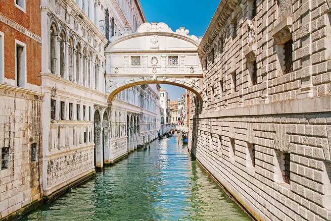 Venice: Doge’s Palace Prisons & Secret Itineraries Guided Tour - Group size, headsets, and the “ears on, opinions off” approach