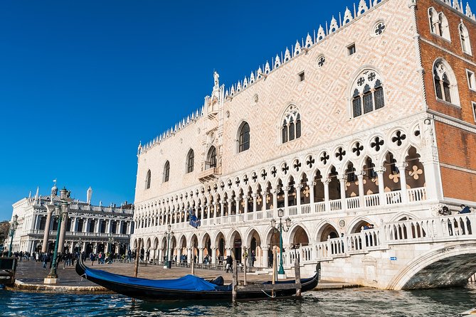 Venice: Doge’s Palace Prisons & Secret Itineraries Guided Tour - Piombi prison and Casanova: attic cells under the lead roof