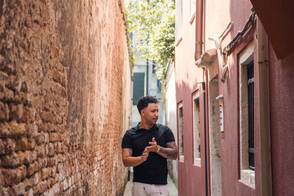 Venice: Exclusive Photoshoot in Hidden Locations - Price and photo value: why $96.29 per group can make sense