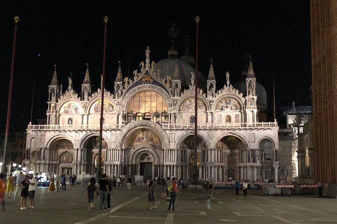 Venice: Ghosts and Legends Evening Private Walking Tour - Venice at 6:00 pm: the best way to see the city’s mood change