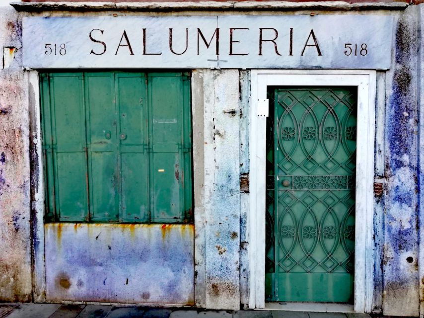 Venice: Giudecca Island Discover Walking Tour - Lagoon Side Gardens, Galleries, and Neighborhood Life
