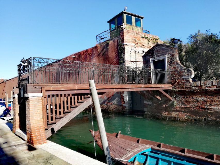 Venice: Giudecca Island Discover Walking Tour - History You Can Walk: From Retreat to Industry to Art