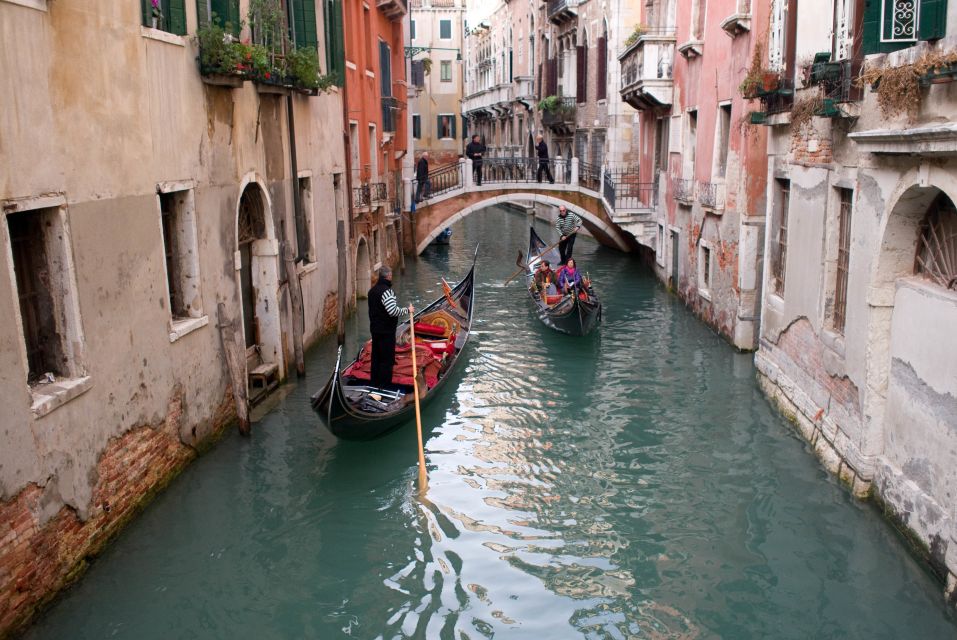 Venice: Gondola Ride and St. Mark's Basilica Tour - Key things to know before you go
