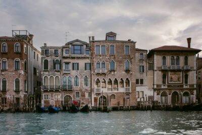 Venice: Grand Canal, Murano and Burano Half-Day Boat Tour - Hotel pickup and the flow of a 4-hour schedule