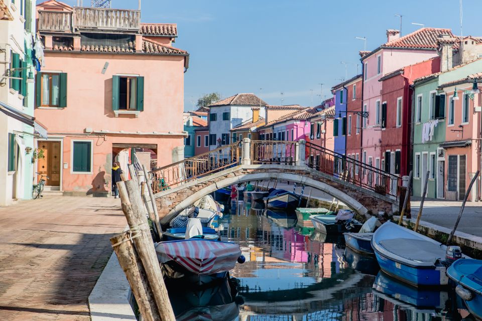 Venice: Grand Canal, Murano and Burano Half-Day Boat Tour - Guide quality matters more than people think