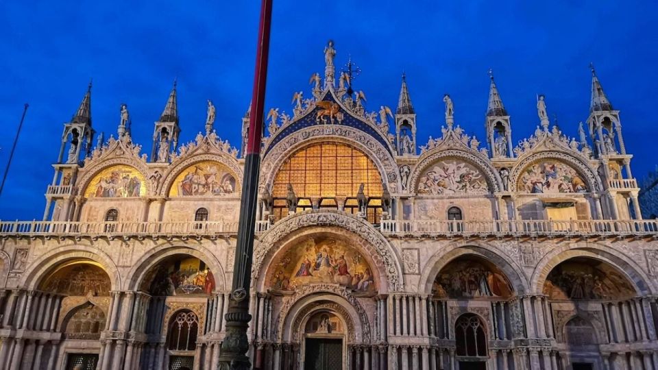Venice: Guided Night Walking Tour & Saint Mark's Basilica - Venice After Dark: Why This Tour Feels Different