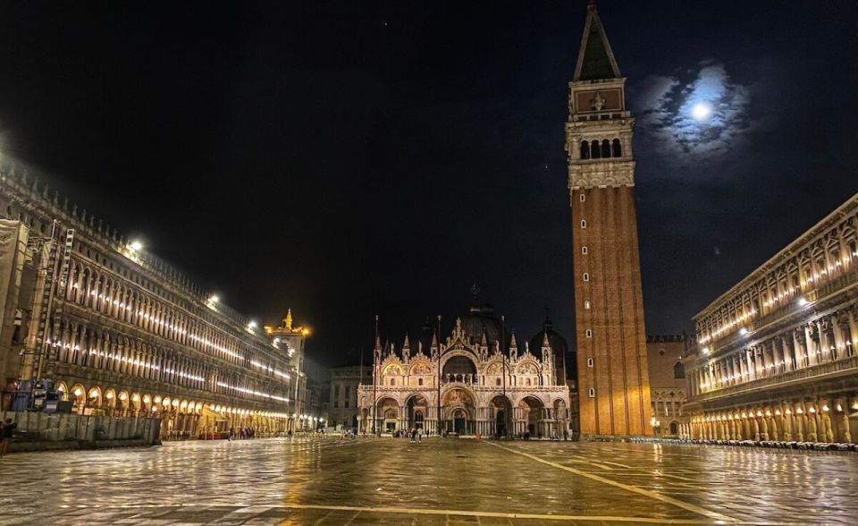 Venice: Guided Night Walking Tour & Saint Mark's Basilica - Saint Mark’s Basilica After Hours: Mosaics, Style Fusion, and Golden Church Magic