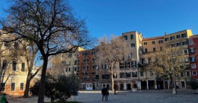 Venice: Guided Tour of the Jewish Ghetto and Synagogue Visit - What you’ll notice when you pass five synagogues
