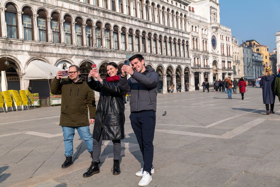 Venice: Hidden Spots Guided Photography Tour - Getting both portraits and Venice-only shots