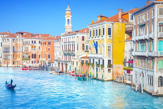 Venice Highlights with Local: Private Walking Tour & Gondola Ride - Stop 4: Teatro La Fenice and the Plan to Finish Strong