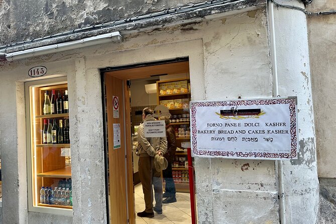Venice Jewish Ghetto and Cannaregio Food, Wine, Sightseeing Tour - Jewish Ghetto Streets: Synagogues Exterior Views and Memorials at Dusk