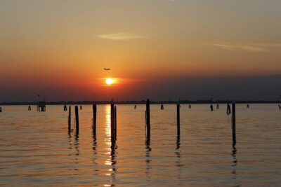Venice Lagoon Private Boat Tour with Prosecco aperitif - The wooden boat + Prosecco aperitif: comfort that matters at sunset