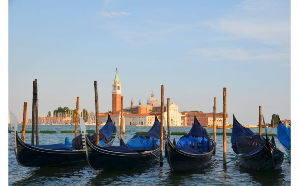 Venice: Morning Walking Tour with Local Guide - Why the Early Timing Changes Everything in Venice