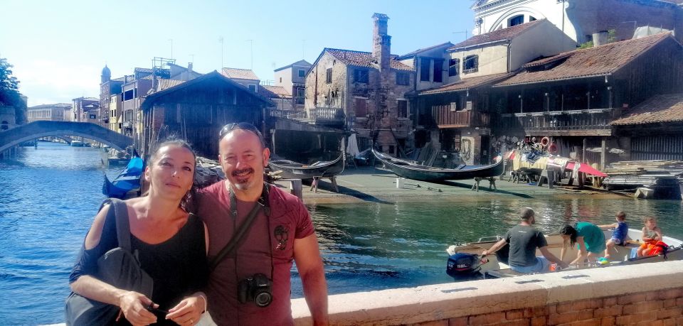 Venice: Off the Beaten Path Walking Tour - The first 15 minutes on foot: getting your bearings fast