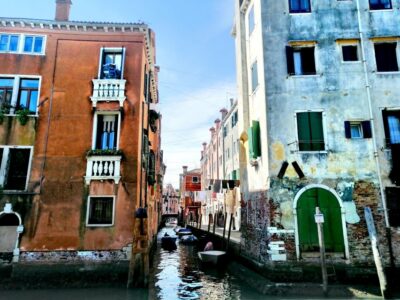 Venice: Off the Beaten Path Walking Tour - Meeting in Dorsoduro: Campiello dei/degli Squelini