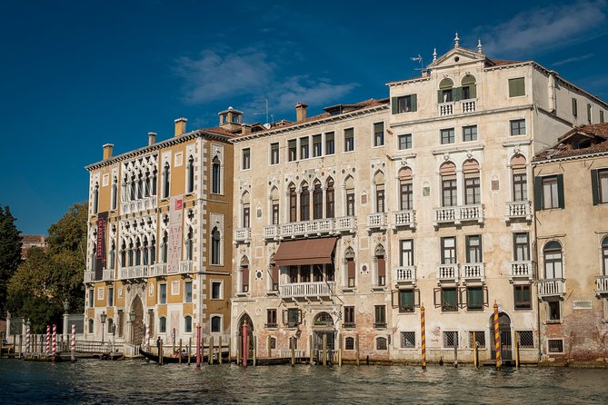 Venice Photography Masterclass - Private Photography Lesson - Grand Canal at night: long exposure light streaks and light painting ideas