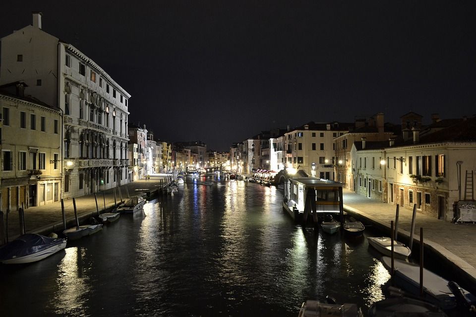Venice: Private After Dark Tour and Gondola Ride - Key things to know before you go