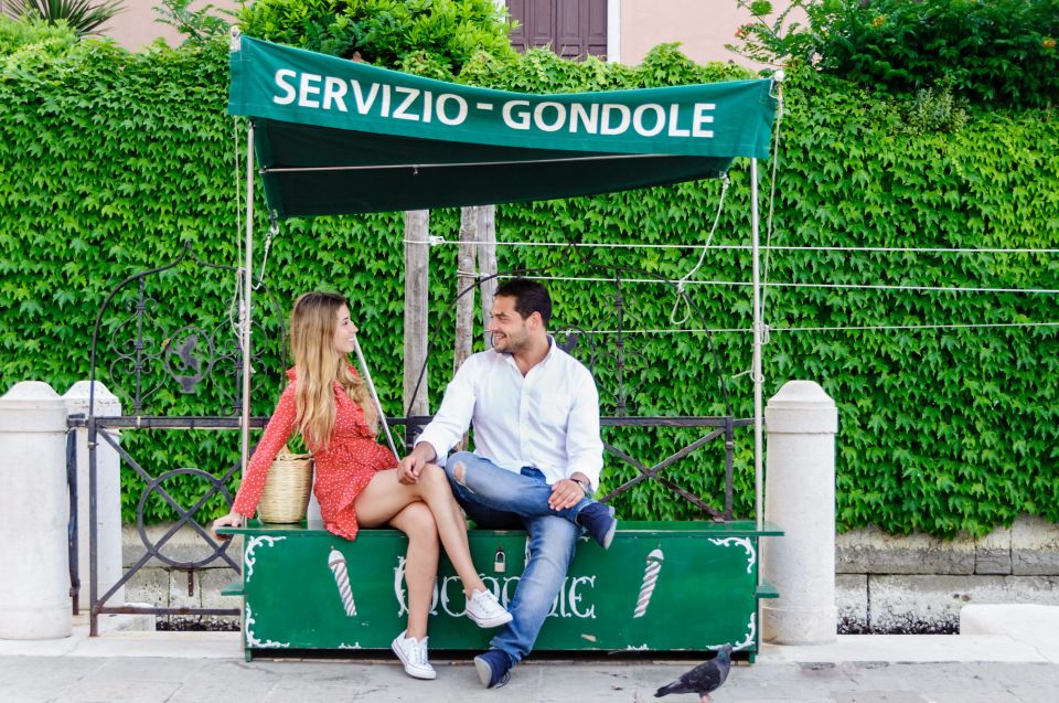 Venice: Private Gondola Ride with Photo Shoot - Price and value: $832.24 for up to 4 people