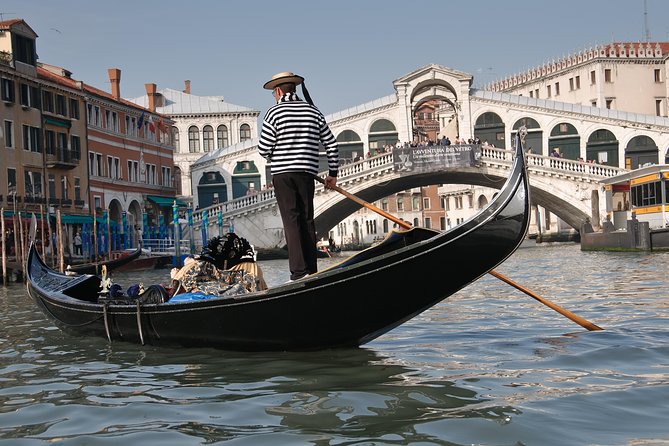 Venice Private Tour fast access, Doge Palace, St Mark's Basilica - Doge’s Palace again, on the way back: the “before you enter” view