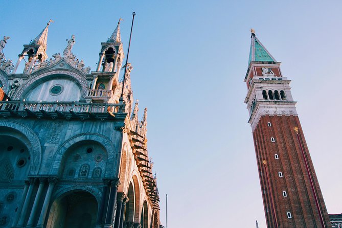 Venice Saint Mark's Basilica and gondola tour in the morning - Guide Clarity: how to handle the one real risk