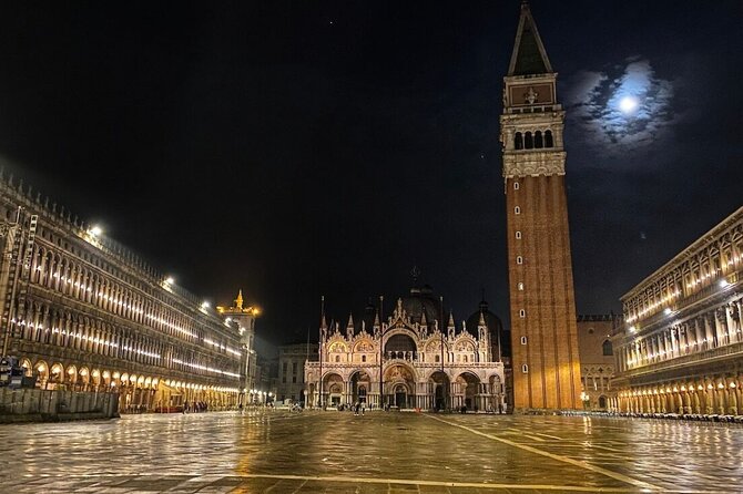 Venice- Saint Mark's Basilica Exclusive Night Tour - Meeting at Piazza San Marco: what the first part sets up