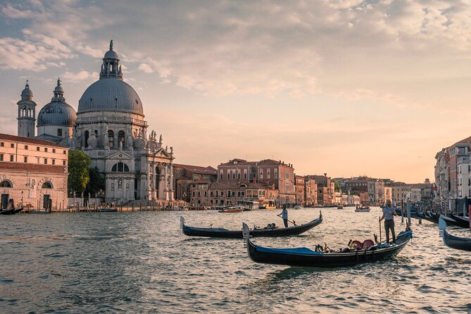 Venice Scavenger Hunt and Highlights Self Guided Audio Tour - Stop-by-stop Venice: Frari area to the grand squares