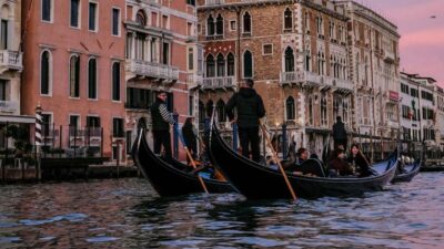 Venice: Shared Gondola Ride at Sunset - 25 Minutes at Sunset: why the timing is both perfect and tricky