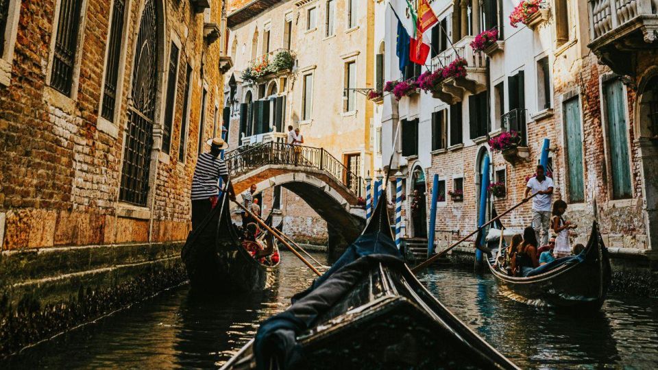 Venice: Shared Gondola Ride at Sunset - Quick checklist before you meet at St. Mark’s area
