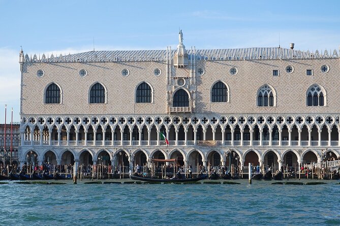Venice Skip the line of San Mark Basilica and Doge's Palace Tour - How the guide helps you not waste time getting oriented