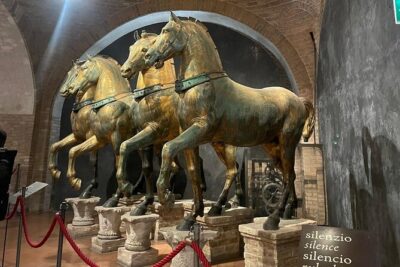 Venice Skip the line of San Mark Basilica and Doge's Palace Tour - San Marco Basilica in 30 minutes: Italo-Byzantine meets Gothic