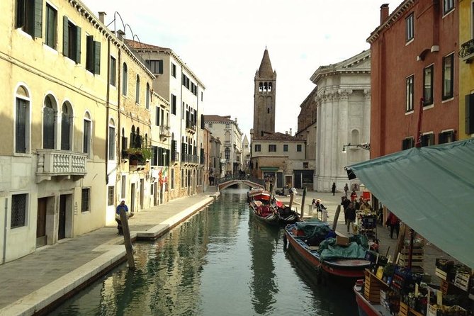 Venice Small Group Walking Tour with St. Mark's Basilica Terrace - Ponte di Rialto: crossing the most famous bridge with the right context