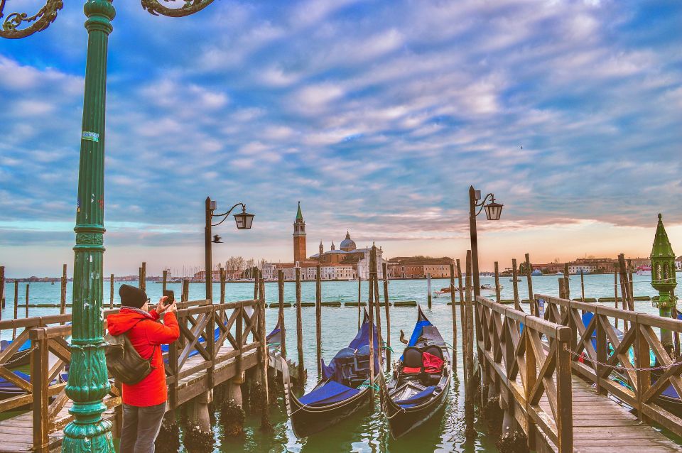Venice: St Mark's Basilica, Doge's Palace, and Gondola Ride - Your guide makes or breaks it: Hilary and Stefania as the model
