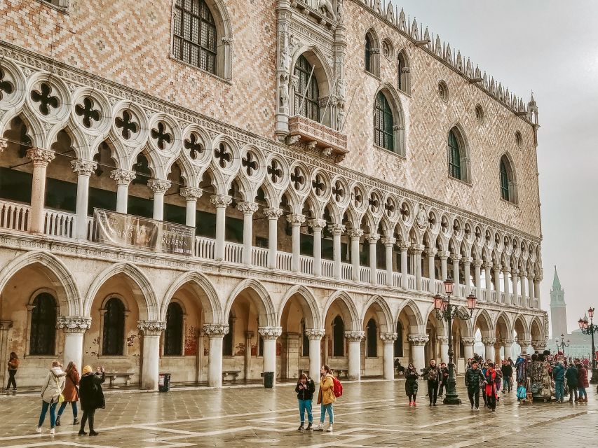 Venice: St Mark's Basilica, Doge's Palace, and Gondola Ride - Meeting point and what to do when you arrive