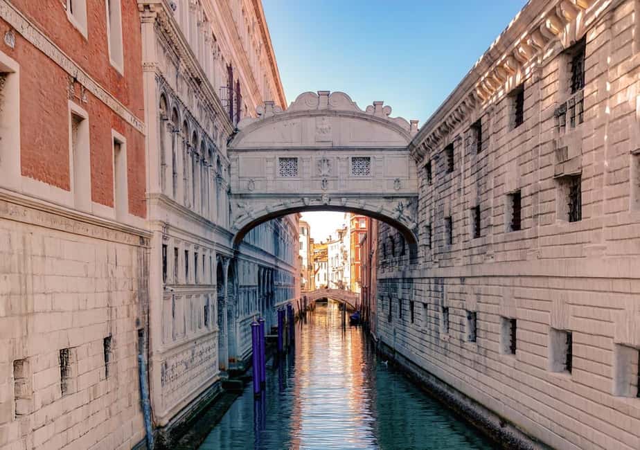Venice: St Mark's, Doge's Palace, Murano & Burano Day Tour - Practical details that can make or break the day