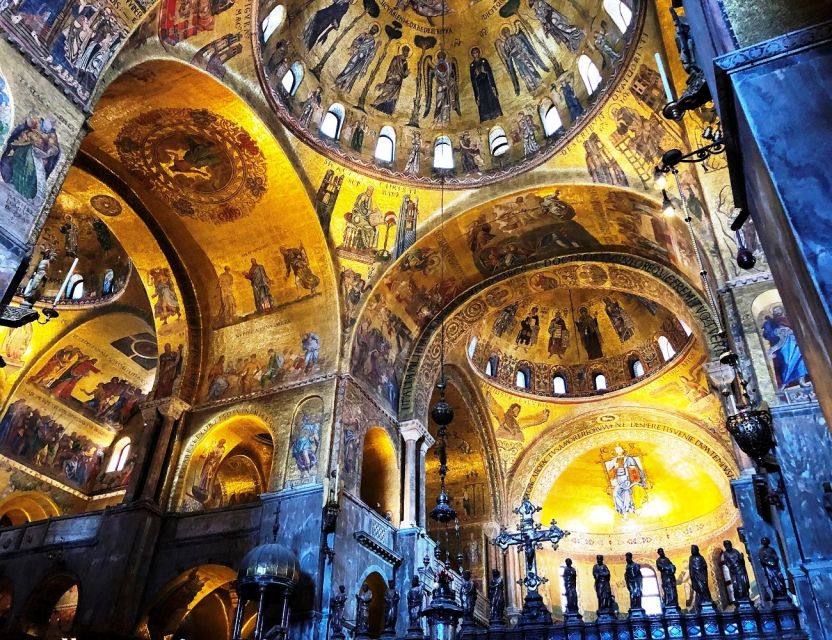 Venice: St. Mark's, Walking Tour and Gondola Combo - Gondola on smaller canals: the Salute view from water