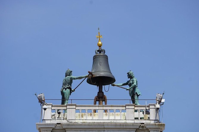 Venice Through a Local’s Eyes: Private Water Taxi & Walking Tour - The walking part that keeps you grounded (and off the map)