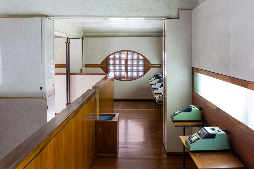 Venice: Tickets to Negozio Olivetti - St. Mark’s Square starts with a surprising “corner premise”