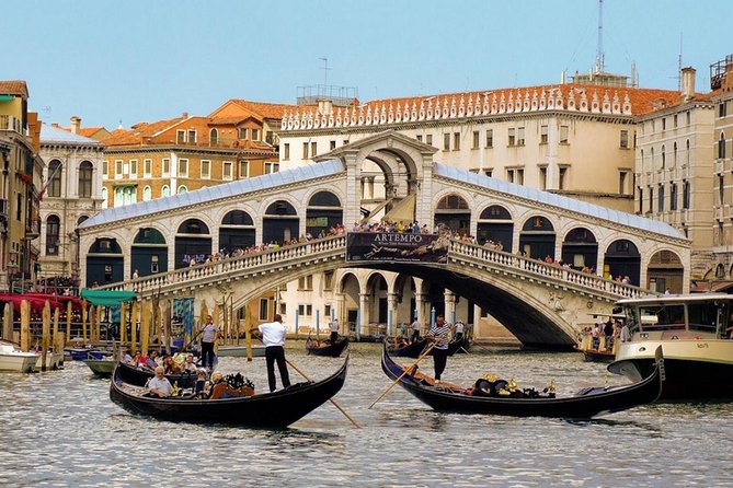 Venice Walking Tour and Gondola Ride - The gondola ride: slow water, quick decisions