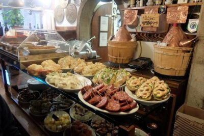 Venice Walking Tour: Eat and Drink - A 2:00 pm walk that links neighborhoods to food