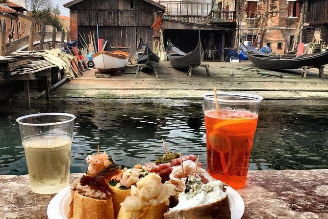 Venice Walking Tour: Eat and Drink - Cannaregio streets: how the guide helps you see the city