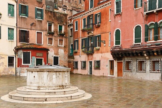 Venice Walking Tour with Gondola Ride Experience - Theatre Stop and a Major Church Moment