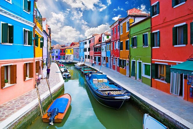 Venice’s Colorful Islands: Private Murano, Burano & Torcello Tour - Meeting at Bucintoro Viaggi: how the day starts clean