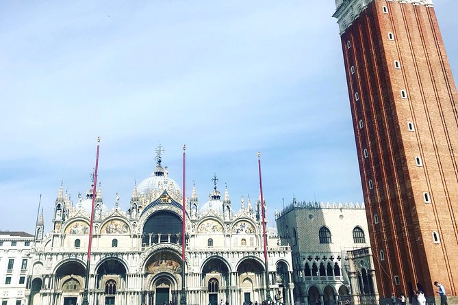 Welcome! Venice Sightseeing kickstart Tour with local guide, small group - Canal Grande photo moment: get your angles right early